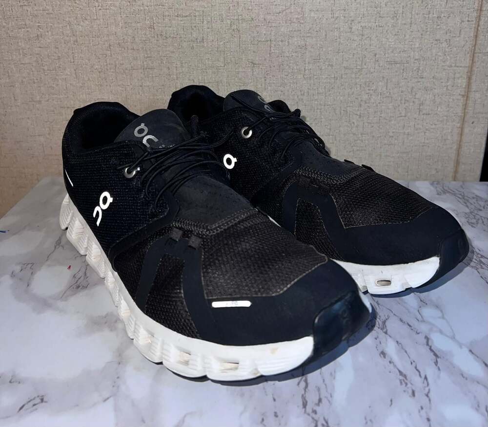 On Cloud Cloud 5 Black/White Running Comfort Shoes Women's Size 9.5 19.0001